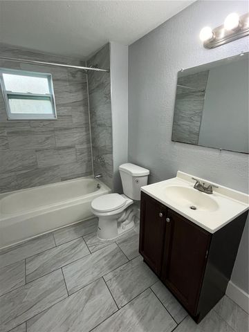 713 W MYRTLE STREET, Lakeland, FL 33815