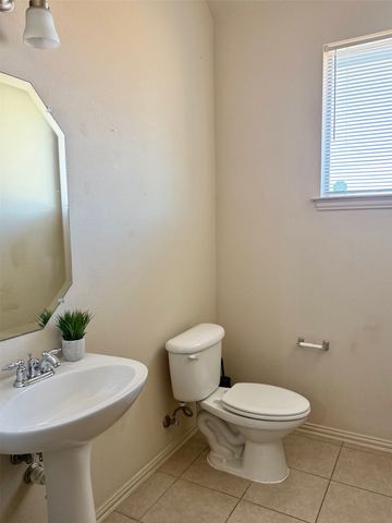 1022 Parkwood Drive, Cedar Hill, TX 75104