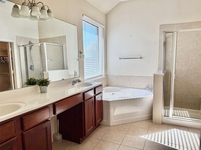 1022 Parkwood Drive, Cedar Hill, TX 75104