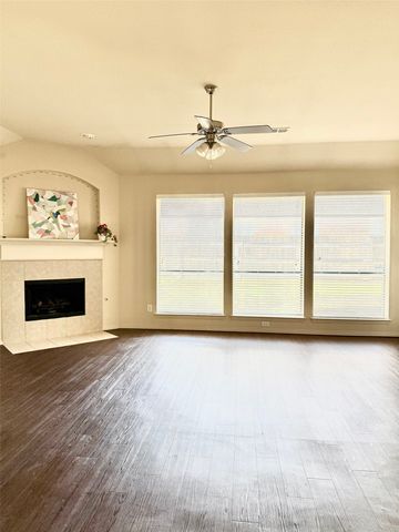 1022 Parkwood Drive, Cedar Hill, TX 75104