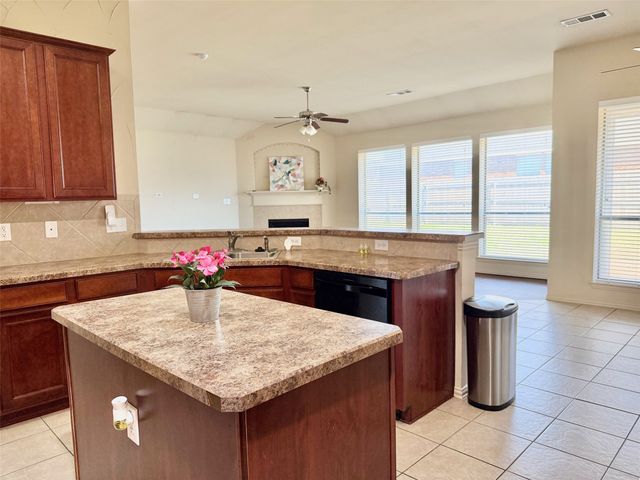 1022 Parkwood Drive, Cedar Hill, TX 75104