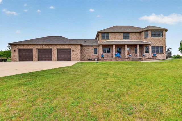 W6383 Hackbarth Road, Fort Atkinson, WI 53538