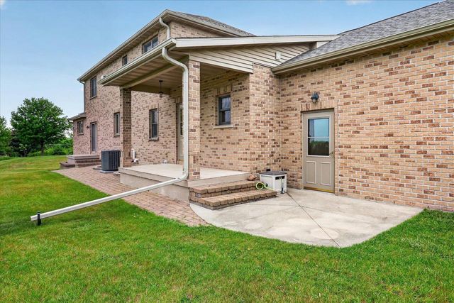 W6383 Hackbarth Road, Fort Atkinson, WI 53538