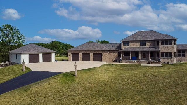 W6383 Hackbarth Road, Fort Atkinson, WI 53538