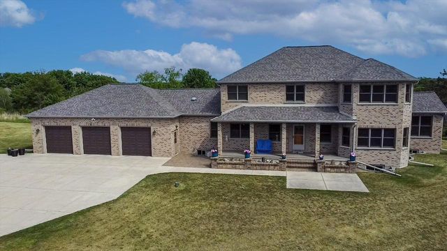 W6383 Hackbarth Road, Fort Atkinson, WI 53538