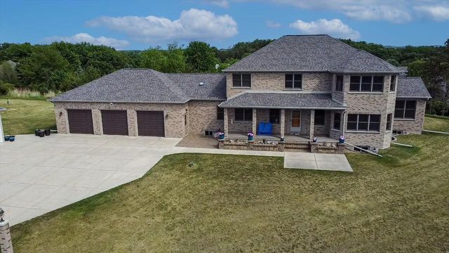 W6383 Hackbarth Road, Fort Atkinson, WI 53538