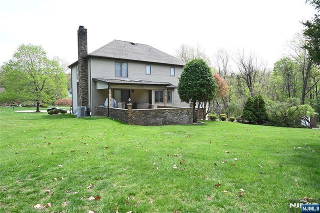 43 Lisa Court, North Haledon, NJ 07508