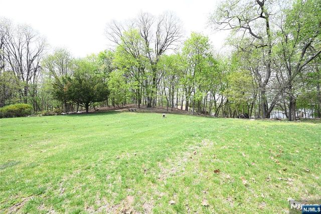 43 Lisa Court, North Haledon, NJ 07508