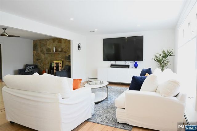 43 Lisa Court, North Haledon, NJ 07508