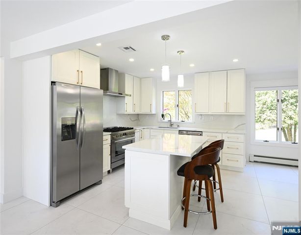 43 Lisa Court, North Haledon, NJ 07508