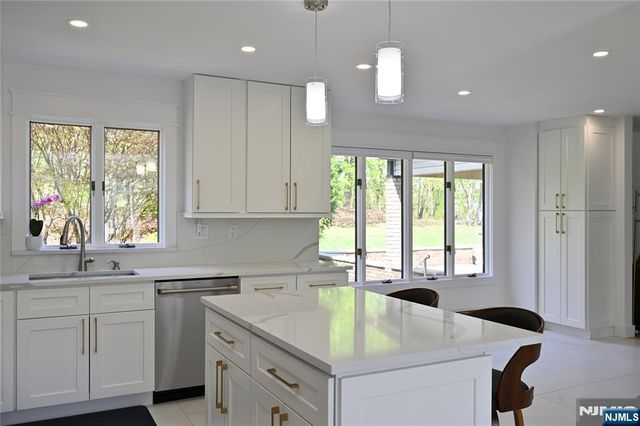 43 Lisa Court, North Haledon, NJ 07508