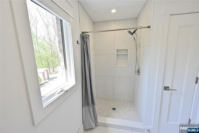 43 Lisa Court, North Haledon, NJ 07508