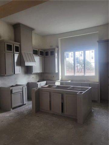 1485 Lewis St, Kingsville, TX 78363