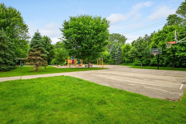 1550 Zarthan Avenue S 506, Saint Louis Park, MN 55416