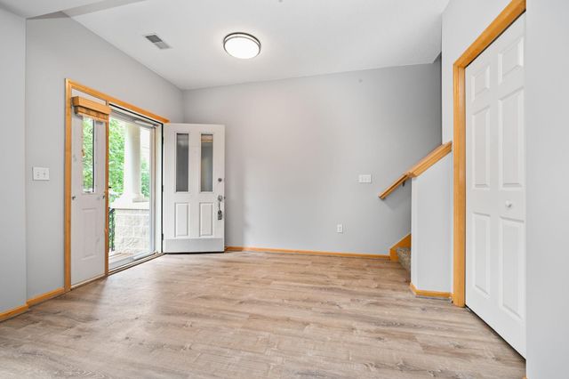 1550 Zarthan Avenue S 506, Saint Louis Park, MN 55416