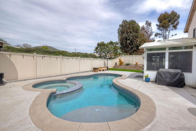 13791 Via Tres Vista, San Diego, CA 92129