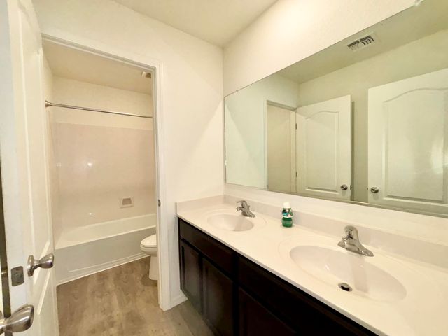 904 Camino De Las Violeta, Belen, NM 87002
