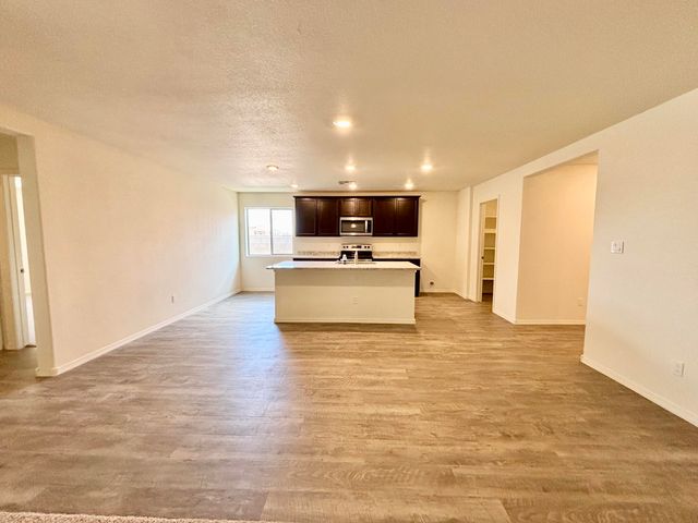 904 Camino De Las Violeta, Belen, NM 87002