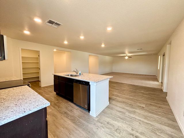 904 Camino De Las Violeta, Belen, NM 87002