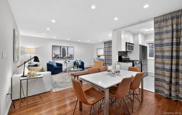 1 Toms Point Lane 2A, Port Washington, NY 11050