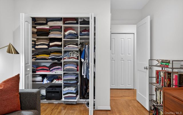 1 Toms Point Lane 2A, Port Washington, NY 11050