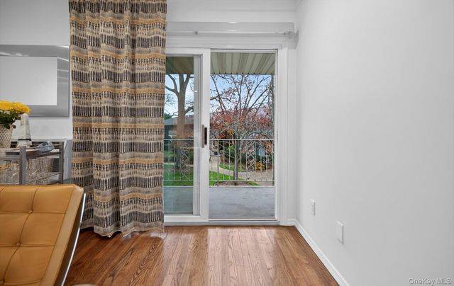 1 Toms Point Lane 2A, Port Washington, NY 11050