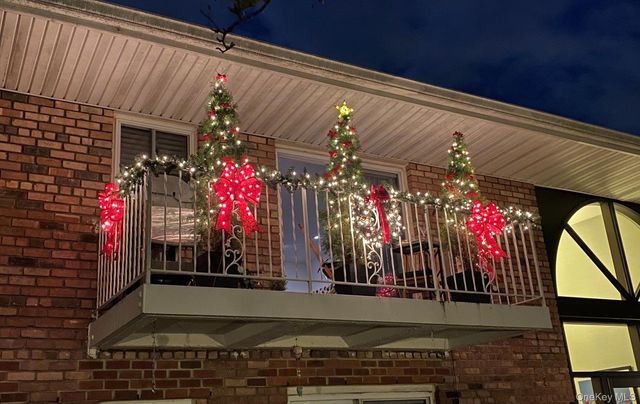 1 Toms Point Lane 2A, Port Washington, NY 11050