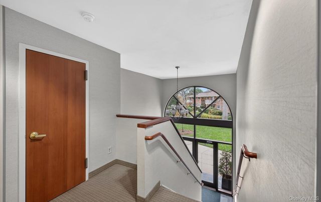 1 Toms Point Lane 2A, Port Washington, NY 11050