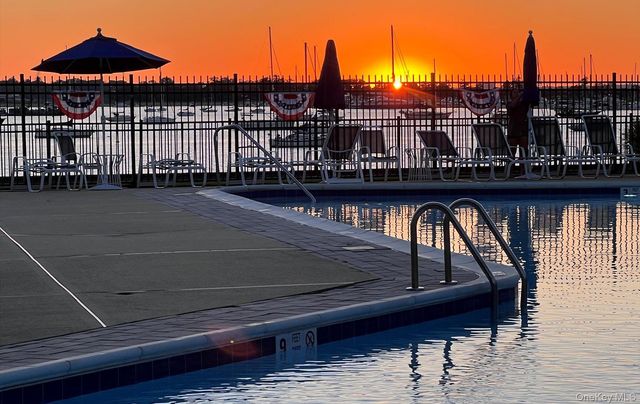 1 Toms Point Lane 2A, Port Washington, NY 11050