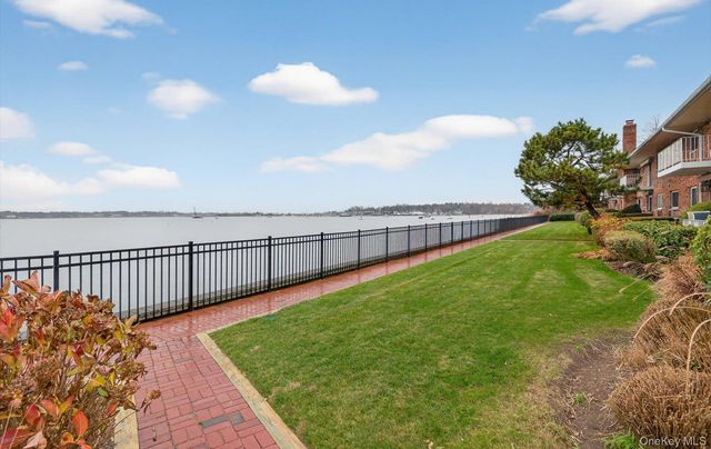 1 Toms Point Lane 2A, Port Washington, NY 11050