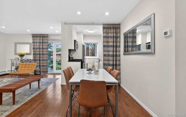 1 Toms Point Lane 2A, Port Washington, NY 11050