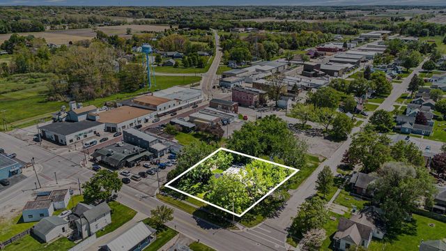 1368 W Lemon Creek, Baroda, MI 49101