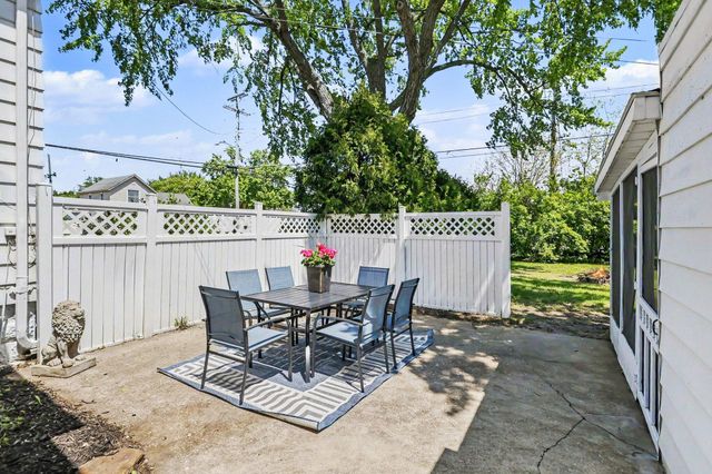 1368 W Lemon Creek, Baroda, MI 49101