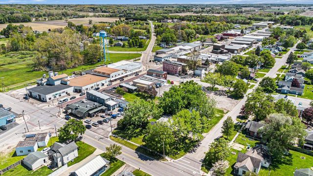 1368 W Lemon Creek, Baroda, MI 49101