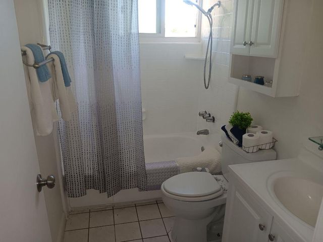 6721 Navion Dr, Citrus Heights, CA 95621