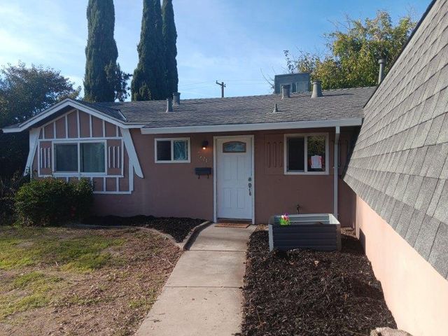 6721 Navion Dr, Citrus Heights, CA 95621