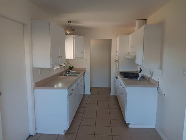 6721 Navion Dr, Citrus Heights, CA 95621