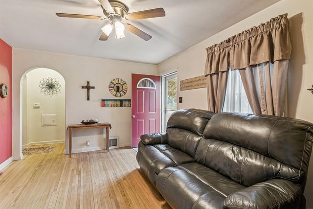 1015 Amherst Avenue, Waterloo, IA 50702