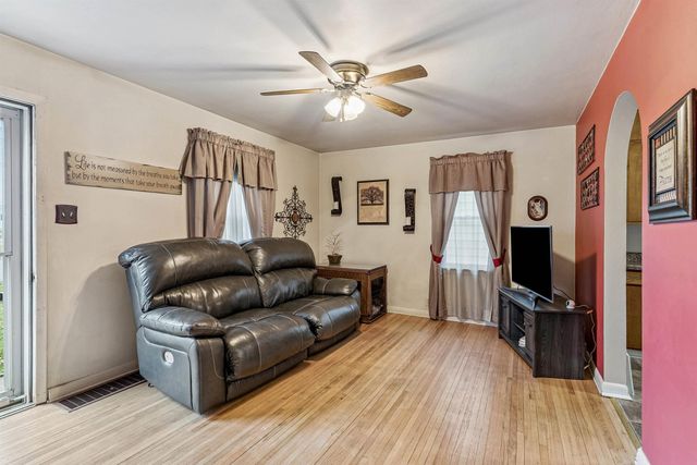 1015 Amherst Avenue, Waterloo, IA 50702