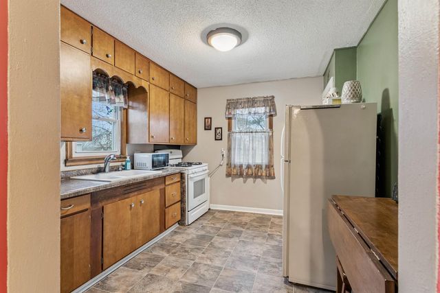 1015 Amherst Avenue, Waterloo, IA 50702