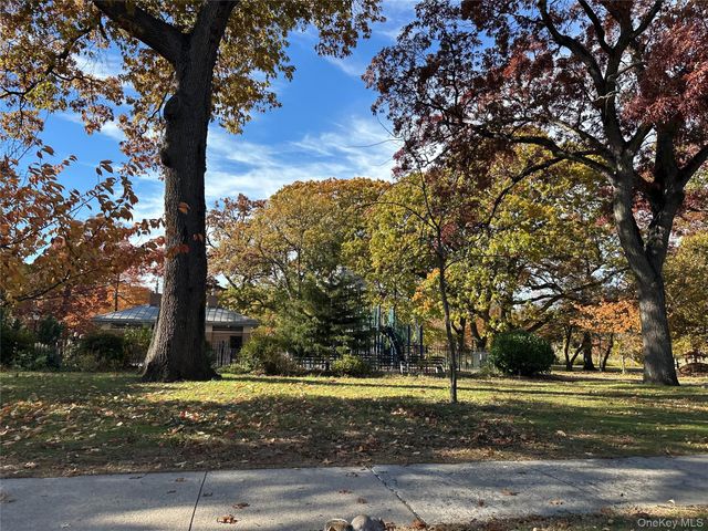 23110 145 Avenue 2, Springfield Gardens, NY 11413