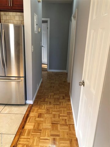 23110 145 Avenue 2, Springfield Gardens, NY 11413