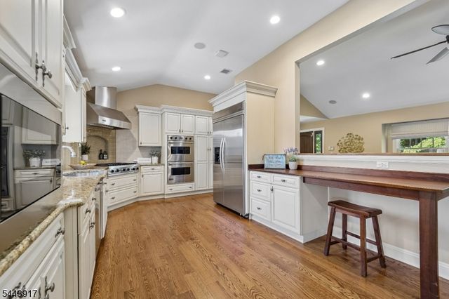 1050 Pines Lake Dr, Wayne Twp., NJ 07470