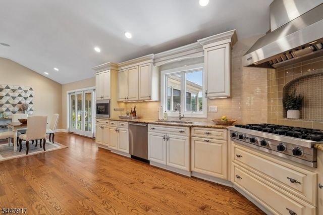 1050 Pines Lake Dr, Wayne Twp., NJ 07470