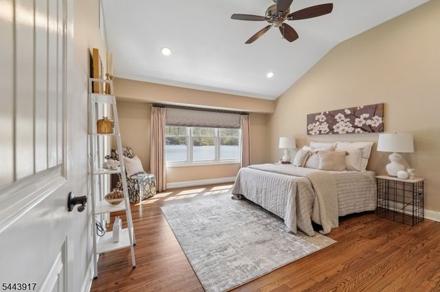 1050 Pines Lake Dr, Wayne Twp., NJ 07470