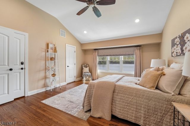 1050 Pines Lake Dr, Wayne Twp., NJ 07470