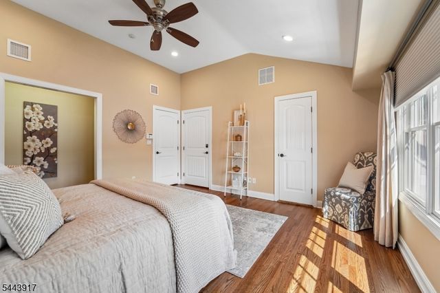 1050 Pines Lake Dr, Wayne Twp., NJ 07470