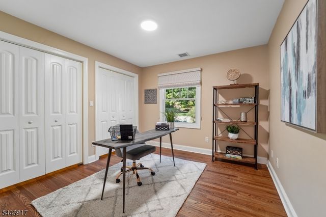 1050 Pines Lake Dr, Wayne Twp., NJ 07470
