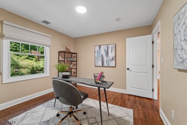1050 Pines Lake Dr, Wayne Twp., NJ 07470