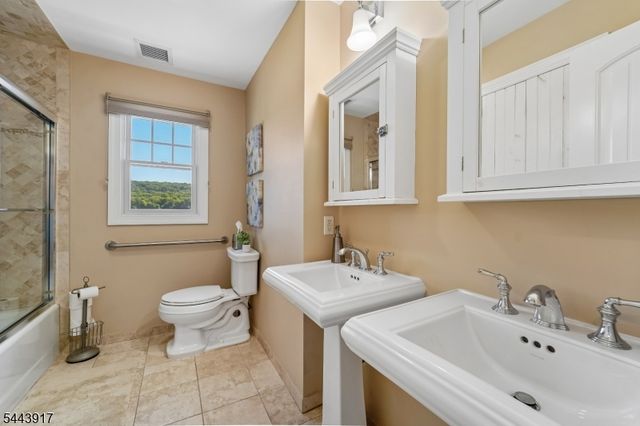 1050 Pines Lake Dr, Wayne Twp., NJ 07470